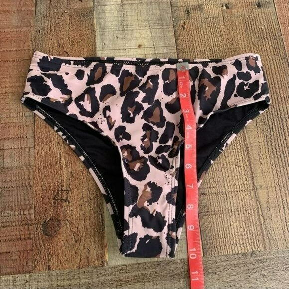 Beach sissi pink leopard print bikini swimsuit bottom size small - Picture 2 of 7